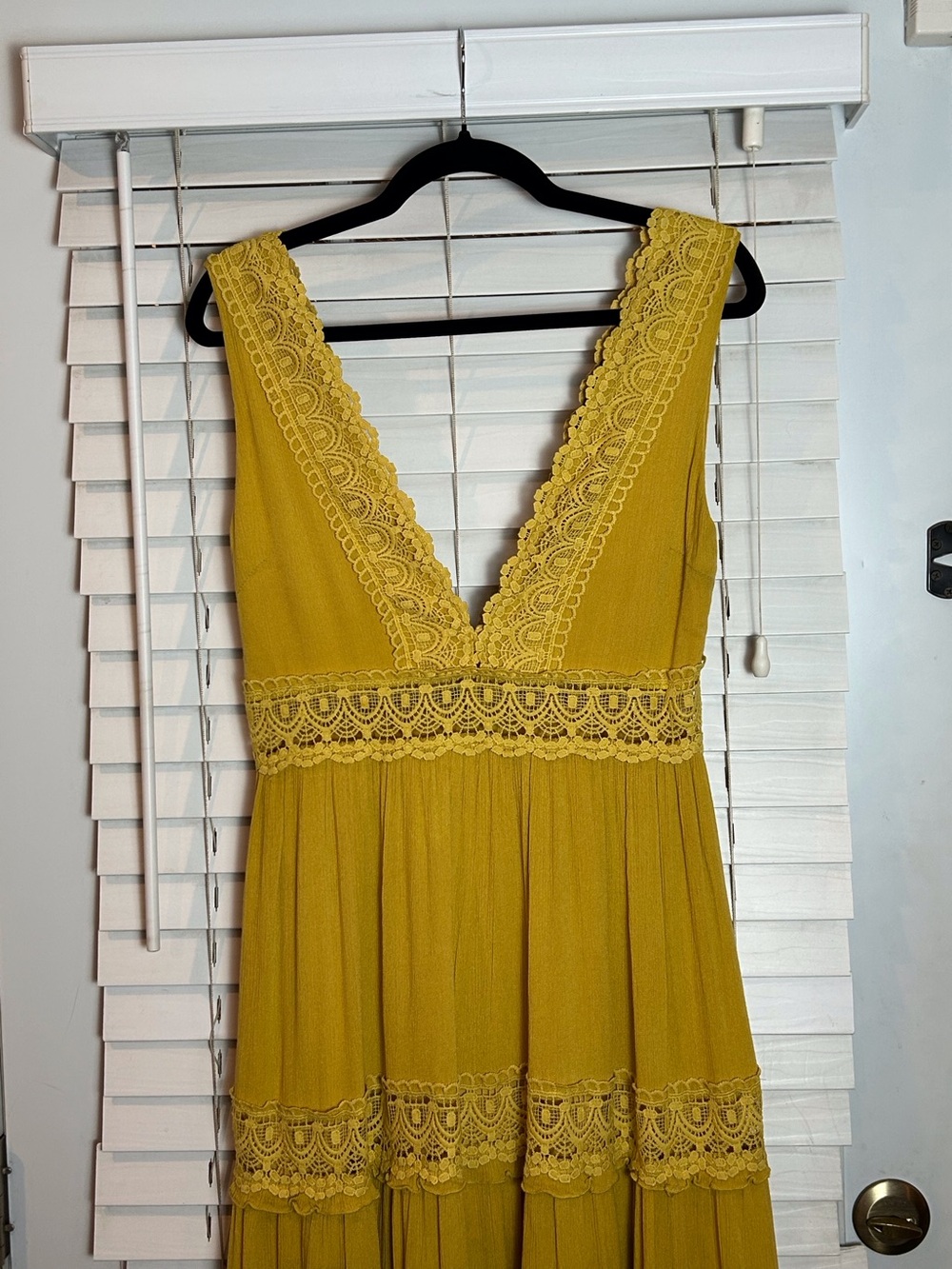Yellow Lace Tiered Maxi Dress V Neck & Back Sleeveless Large Boho Regency - Picture 9 of 10